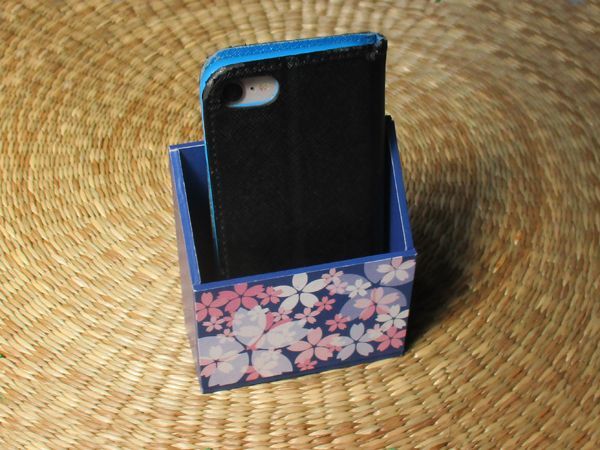 画像: 【DIY】桜の携帯ホルダー（ブルー）